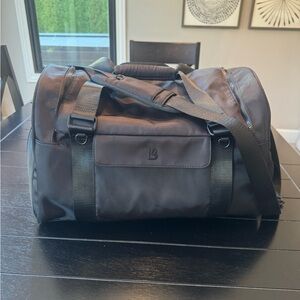 Buff bunny ultimate pocket duffel black. Like new!